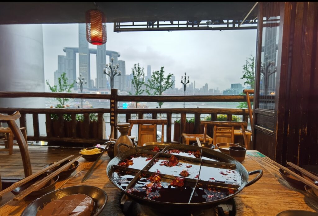 Guo Guo Yan Shui Ba Kuai Hot Pot(锅锅筵水八块火锅)