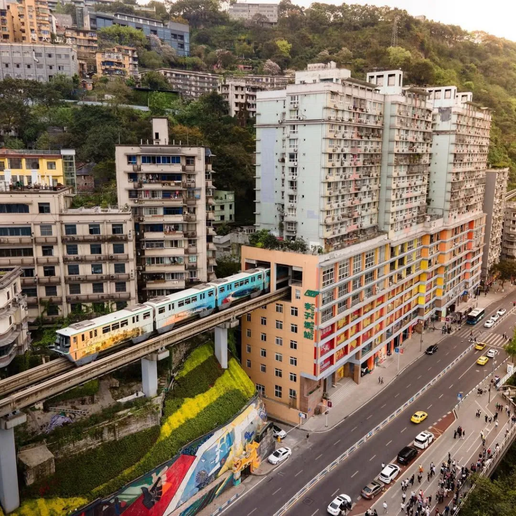 Metro Line 2: The Liziba "Train Through Building"