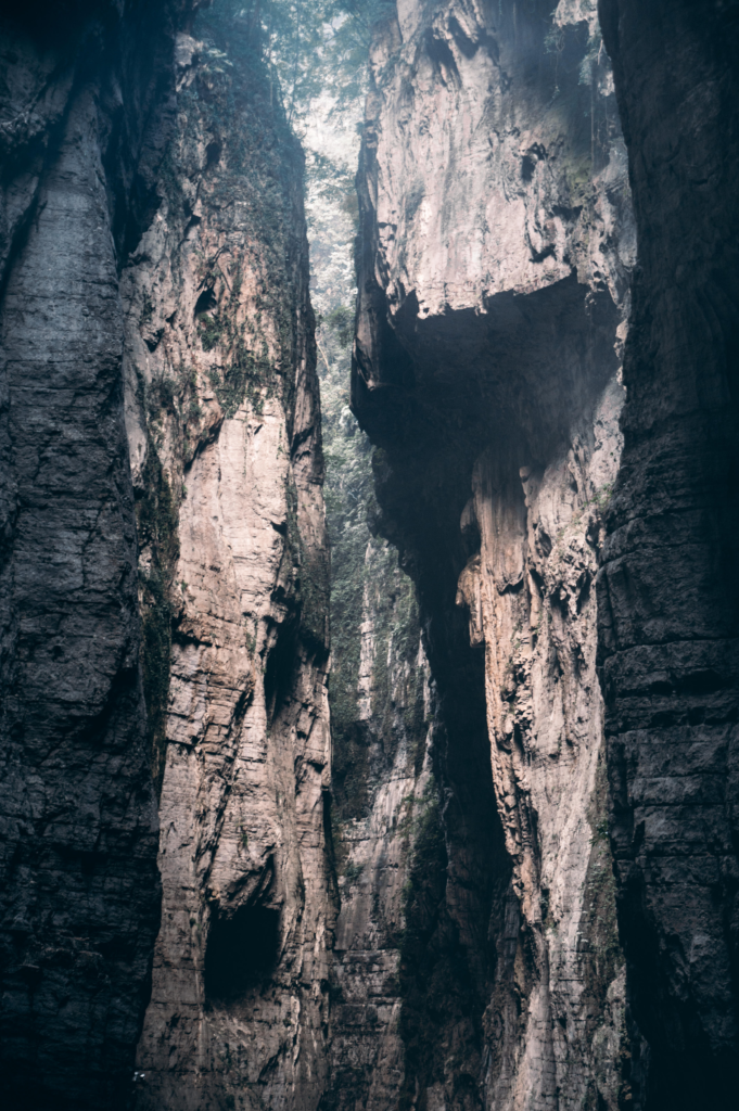 Fuling Day Trip Guide: Exploring the 816 Nuclear Project & Wuling Mountain Great Rift Valley