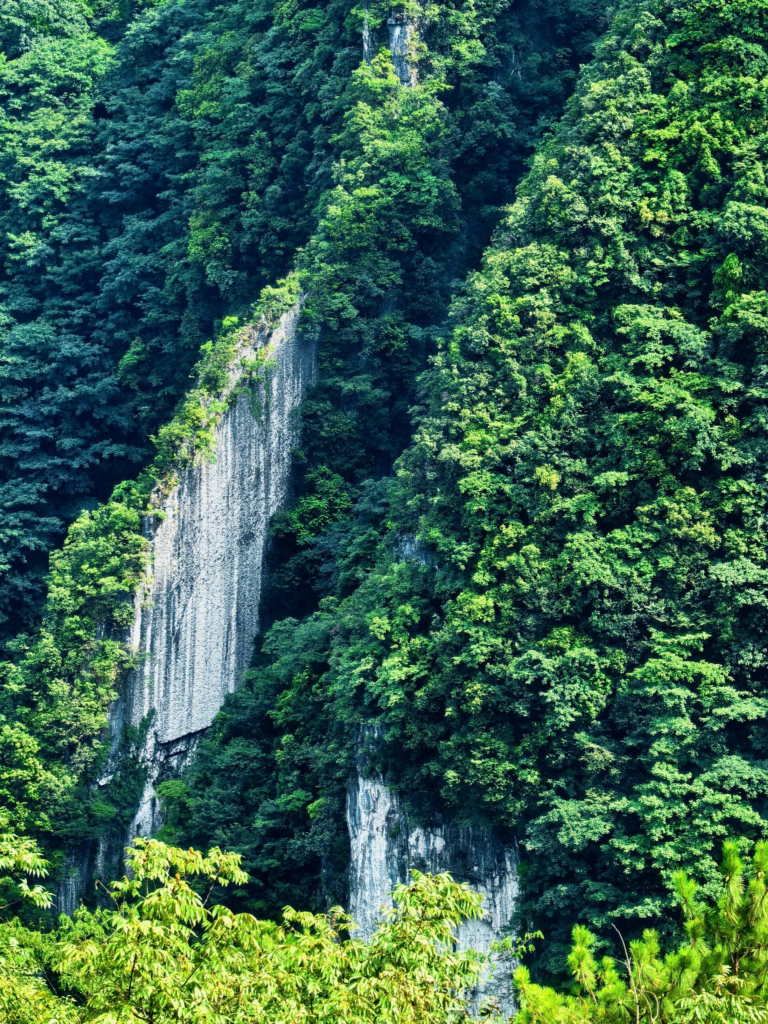 Fuling Day Trip Guide: Exploring the 816 Nuclear Project & Wuling Mountain Great Rift Valley