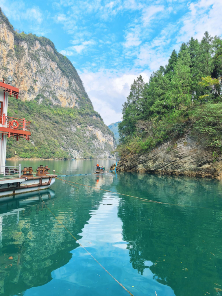 Chongqing Day Trip Trap? The Honest Truth About Pengshui, Chiyou Jiuli City & Wujiang Gallery