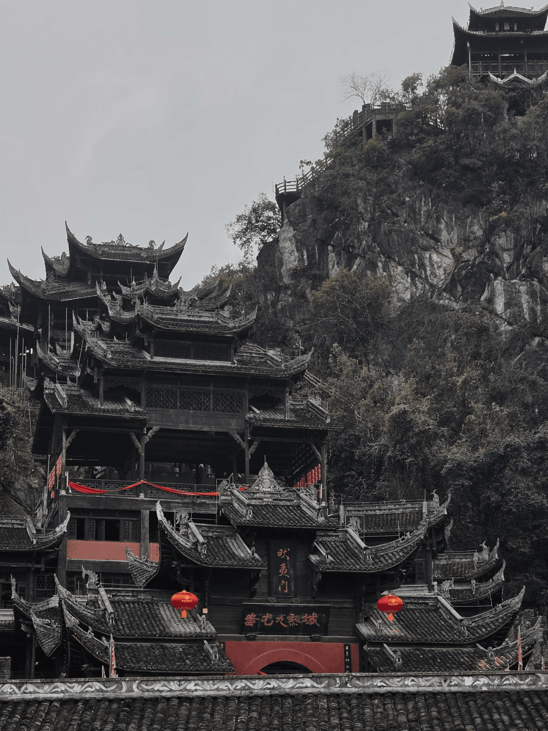 Chongqing Day Trip Trap? The Honest Truth About Pengshui, Chiyou Jiuli City & Wujiang Gallery
