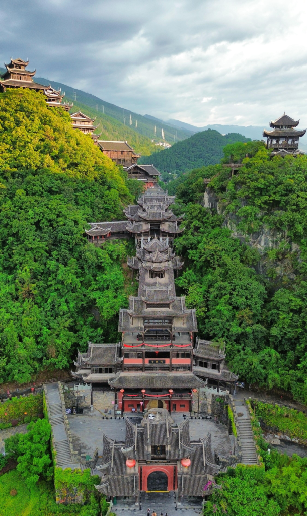 Chongqing Day Trip Trap? The Honest Truth About Pengshui, Chiyou Jiuli City & Wujiang Gallery