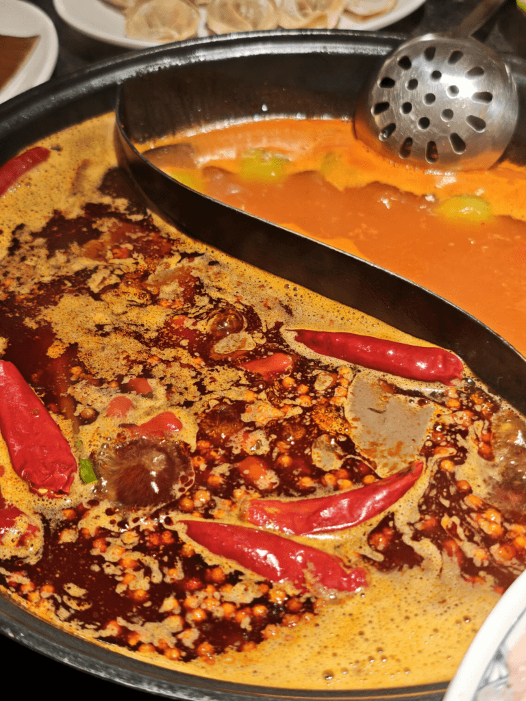 Chongqing Food Guide: 6 Hearty One-Dish Meals You Can’t Miss (Real Talk From a Traveler Who’s Been There)