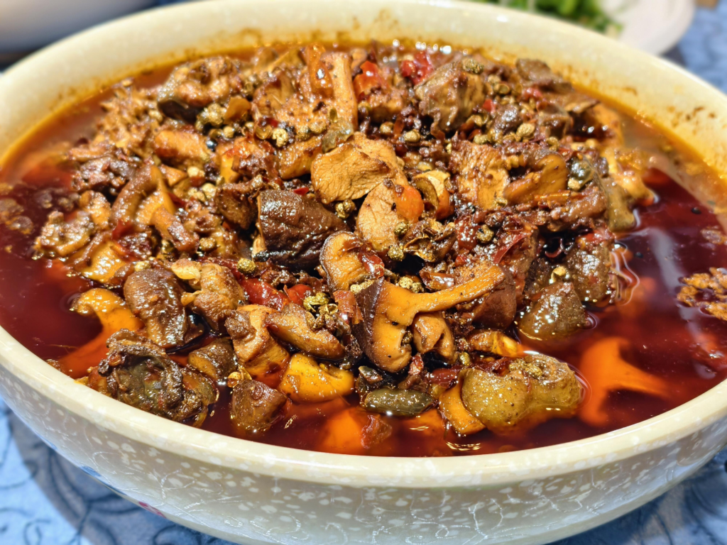 Chongqing Food Guide: 6 Hearty One-Dish Meals You Can’t Miss (Real Talk From a Traveler Who’s Been There)
