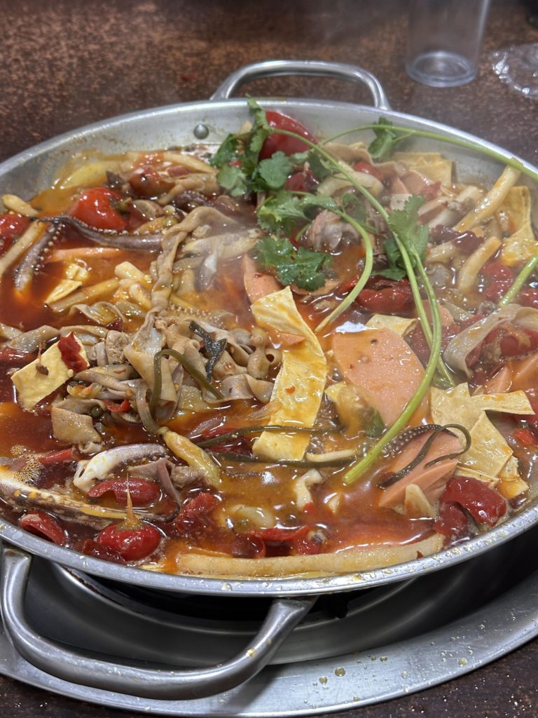 Chongqing Food Guide: 6 Hearty One-Dish Meals You Can’t Miss (Real Talk From a Traveler Who’s Been There)