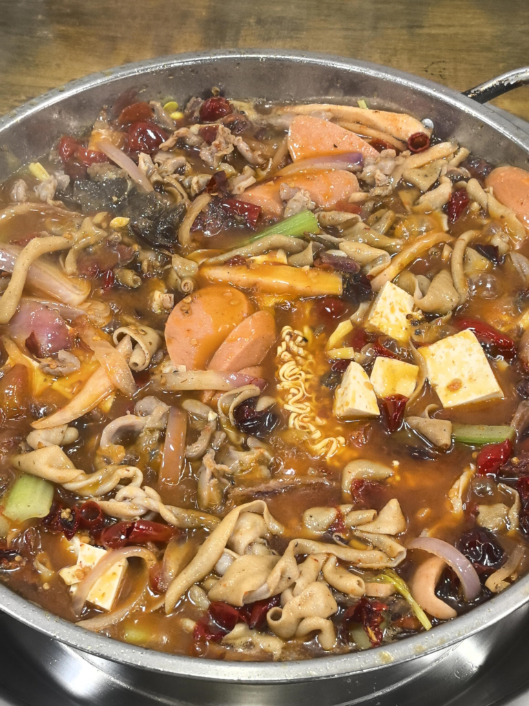 Chongqing Food Guide: 6 Hearty One-Dish Meals You Can’t Miss (Real Talk From a Traveler Who’s Been There)