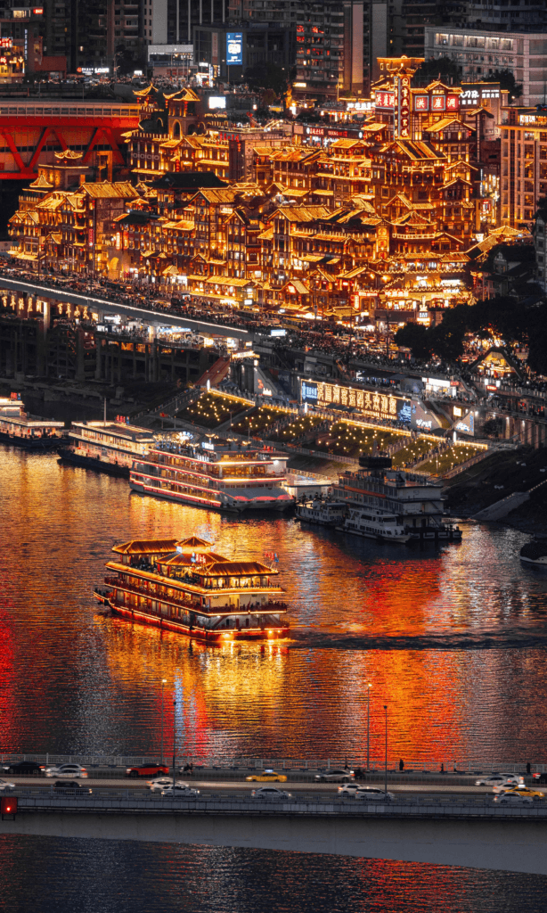 Chongqing One-Day Itinerary:From Ancient Stilt Houses to a Train Inside an Apartment