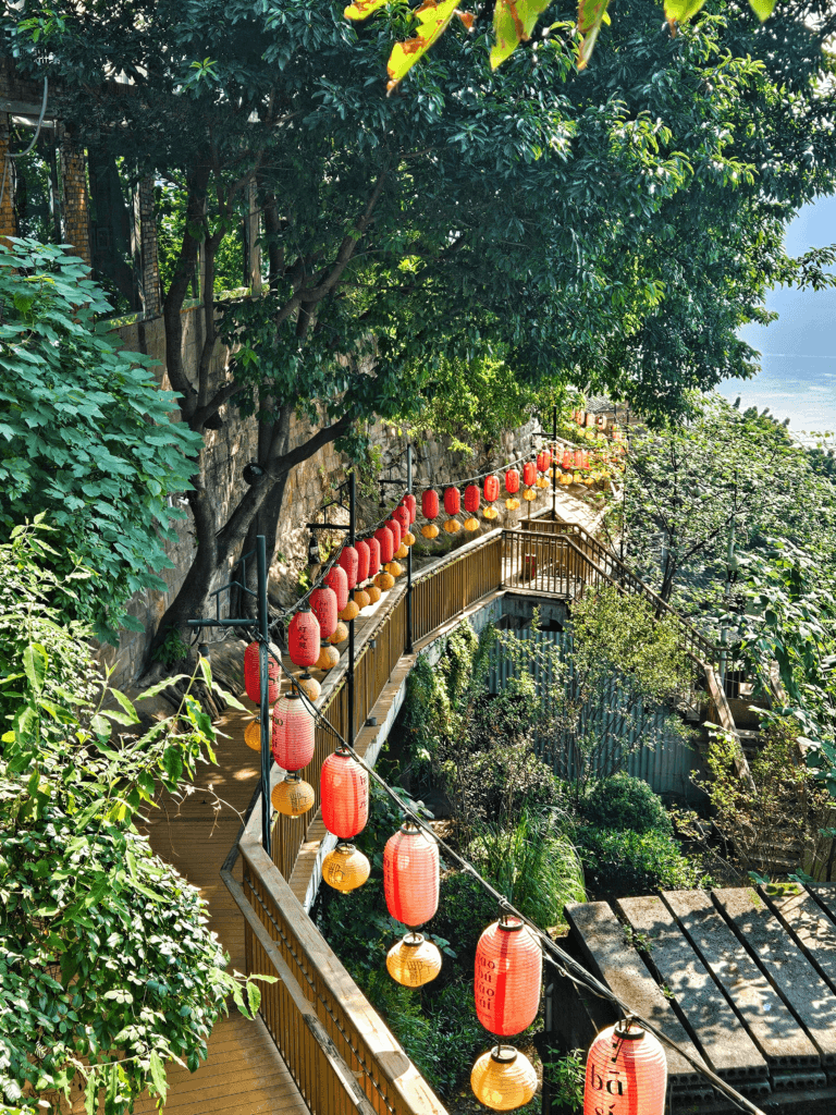Chongqing One-Day Itinerary:From Ancient Stilt Houses to a Train Inside an Apartment
