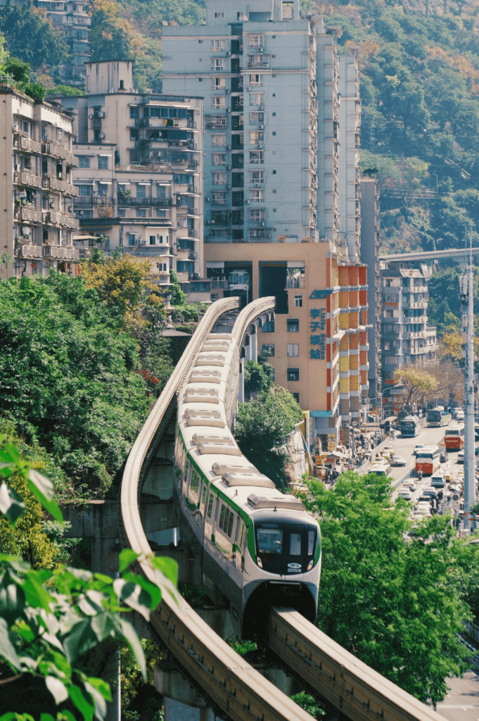Chongqing One-Day Itinerary:From Ancient Stilt Houses to a Train Inside an Apartment